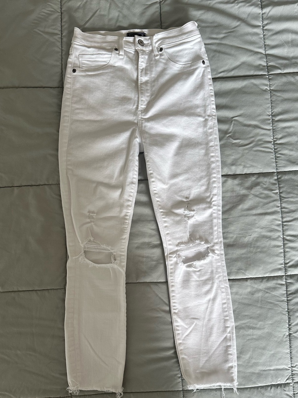 Abercrombie & Fitch White Distressed Skinny Jeans